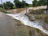 Flood situation in many <i class="tbold">village</i>s of Mysuru and Chamarajanar districts worsen following heavy rainfall. (Photo: Shrinivasa M​)​