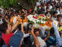 Grandsons perform last rites as thousands bid adieu to Sahara group chief  Subrata Roy