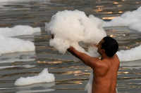 Toxic foam in Yamuna as Chhath Puja begins