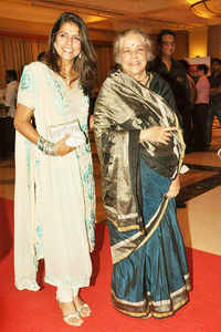 Check out our latest images of <i class="tbold">shobha khote</i>