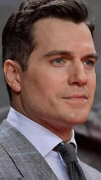 <i class="tbold">ellen</i> Whitaker