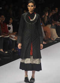 Click here to see the latest images of <i class="tbold">paromita banerjee</i>