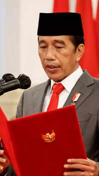 Indonesia president eyes <i class="tbold">cabinet reshuffle</i> in coming days
