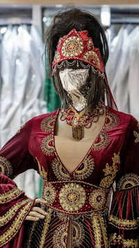 Taliban effect: Kabul's <i class="tbold">mannequins</i>, hooded and masked