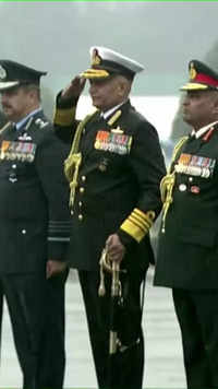 The chiefs of Indian Army, Navy and Air Force salute President Murmu