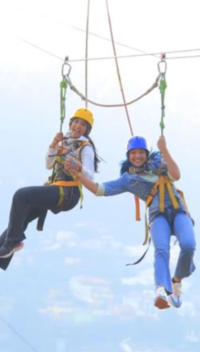 ​<i class="tbold">paragliding</i> with BFF