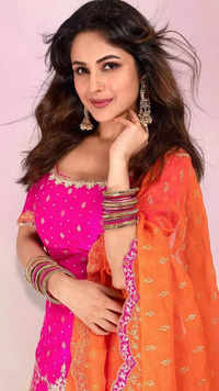 Tania's Sassy Lehengas To Look Proper Patola At Punjabi Wedding