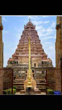 <i class="tbold">brihadeeswarar temple</i>, Thanjavur