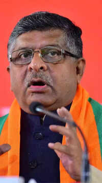 <i class="tbold">ravi shankar prasad</i>