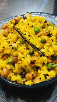 ​Yes! We are talking about Poha, the quintessential <i class="tbold">indian breakfast</i>.​