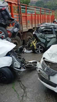 12 <i class="tbold">vehicles damaged</i> in pile-up on Mumbai-Pune expressway