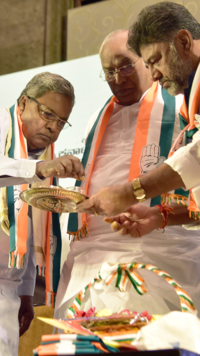 <i class="tbold">Karnataka elections</i>: Congress' 5 guarantees in poll manifesto