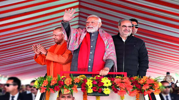 Modi doesn't have to sound poll bugle, people do it for him: PM Modi