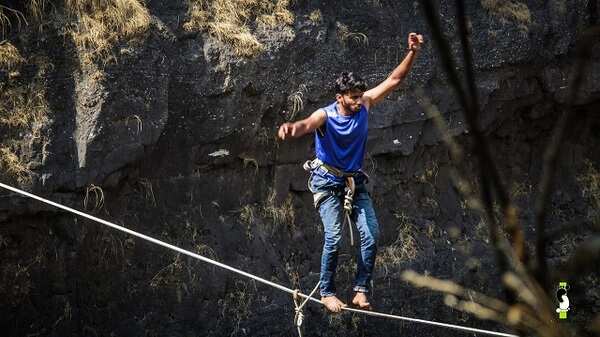 Pune joins the slacklining bandwagon