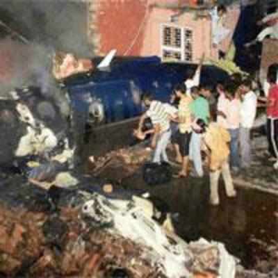 10 dead as air ambulance crashes near Delhi