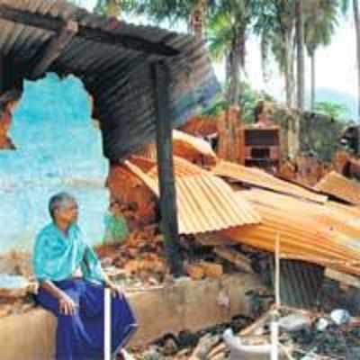 Flood-hit villagers don't repair houses, wait for inspectors