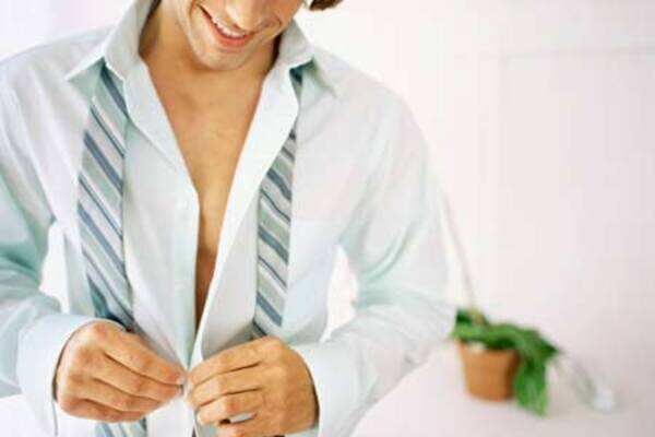 5 wardrobe essentials men can buy this sale season
