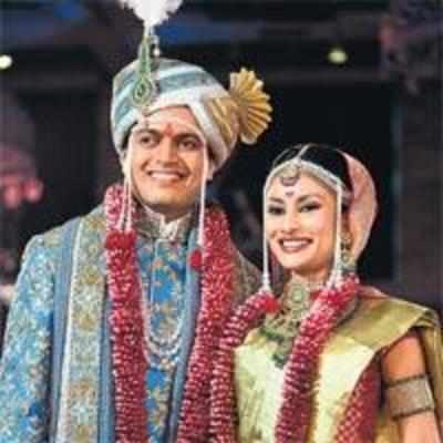 Stars, politicos at Deshmukh wedding