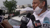 Rajasthan political crisis: CM Gehlot meets supporting MLAs at hotel in Jaipur 