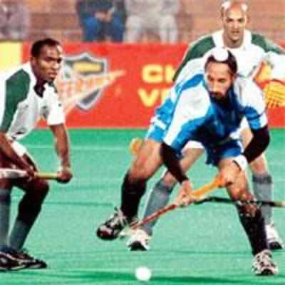 Team India says yes to IHF league