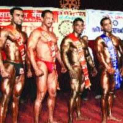 Body builders from Thane district flex muscles