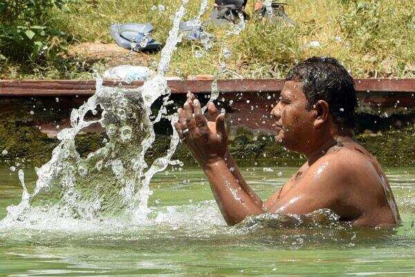 Delhi: This migrant takes to pool therapy to beat the heat
