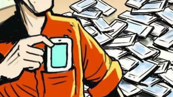 Unclaimed courier box leads Bengaluru police to interstate mobile theft gang