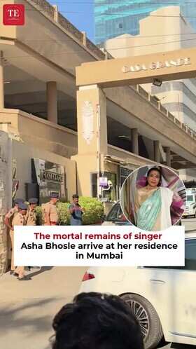 Legendary Singer Asha Bhosle Passes Away, Nation Bids Final Farewell