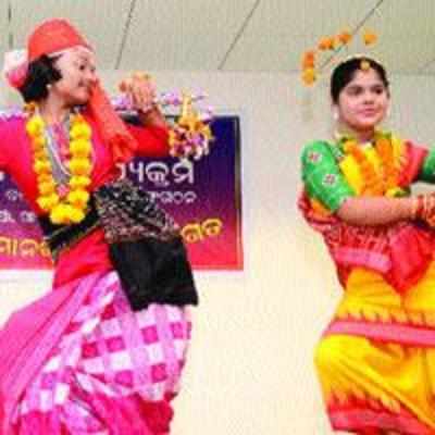 City Odiya women celebrate Bishuba Sankranti