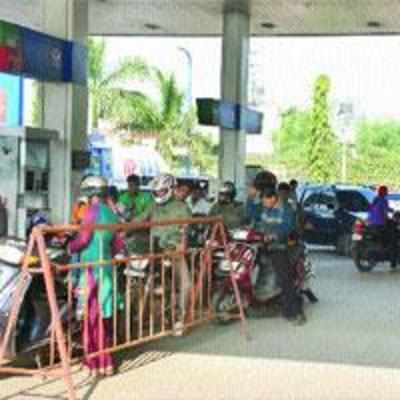 Steep hike in petrol price within months angers Navi Mumbaikars