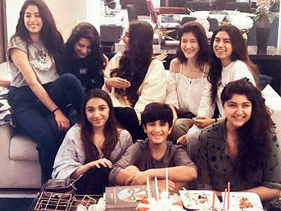 Anshula Kapoor hosts Janhvi Kapoor's 21st birthday dinner