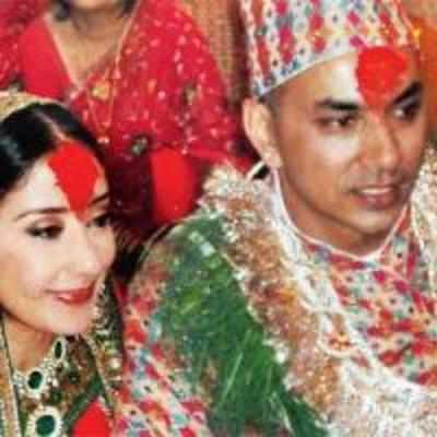 Manisha takes her marital woes to God