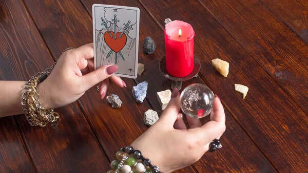 Tarot Cards Predictions Today, February 1, 2026: The truth comes out naturally, these zodiac signs do not need to chase it