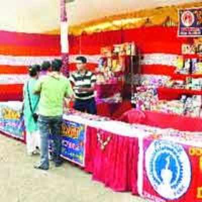 In hindsight, cracker vendors happy with civic move of shifting them