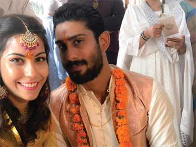 Prateik Babbar, Sanya Sagar engaged