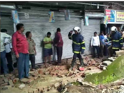 Kurla wall collapse: Shiv Sena MLA blames railways for mishap that left four people injured