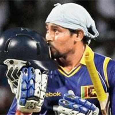 Rampaging Dilshan hits his first T20 ton