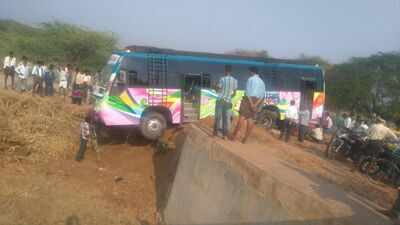 Bus driver saves passengers, before dying of heart attack