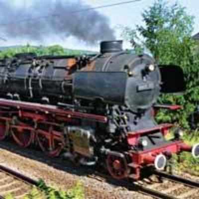 Thief steals two locomotives, carriage from Berlin museum