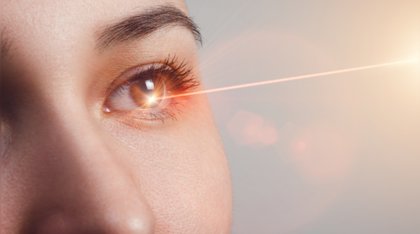 It nourishes the eyes from the retina outward