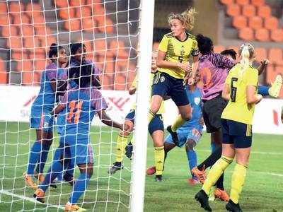 Sweden U-17 stamp their authority over India