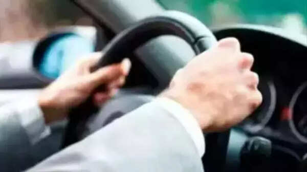 One dies, four injured in accident at Girnare