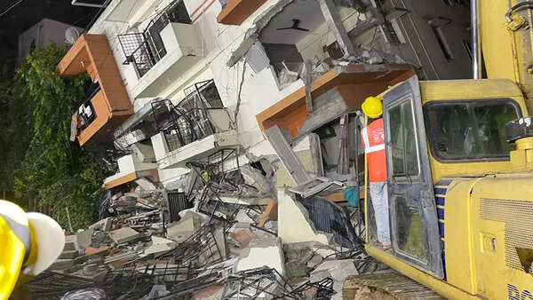 Bengaluru: Five-storey building leans, collapses in Kasturi Nagar; no casualties