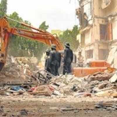 Missing mukadam key to building collapse