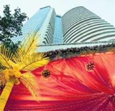 Sensex may touch 14k by year-end: Experts