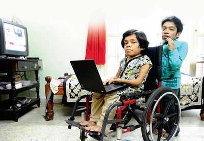 Bengaluru: These siblings suffering from rare genetic disorder are forced to work in same office. Here's why