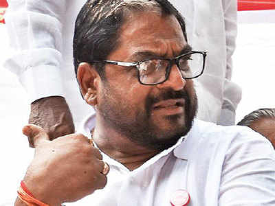 …smaller parties pressure Cong-NCP