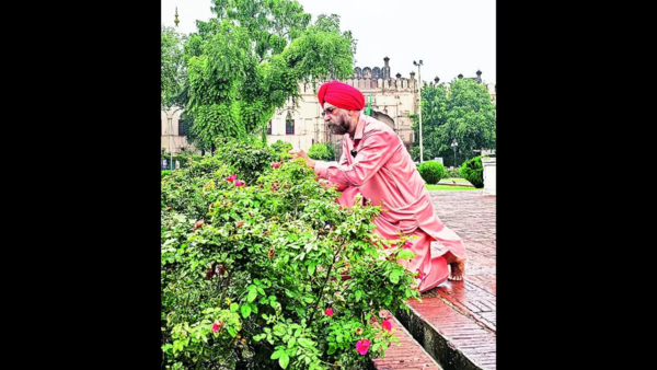Lahore roses for Golden Temple, ‘amrit’ for plant: Professor’s case for soft border