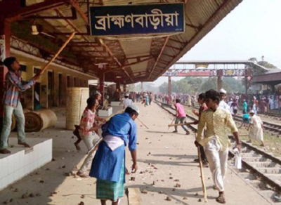 Fact check: Did Bangladeshi refugees vandalise railway station in Kolkata?