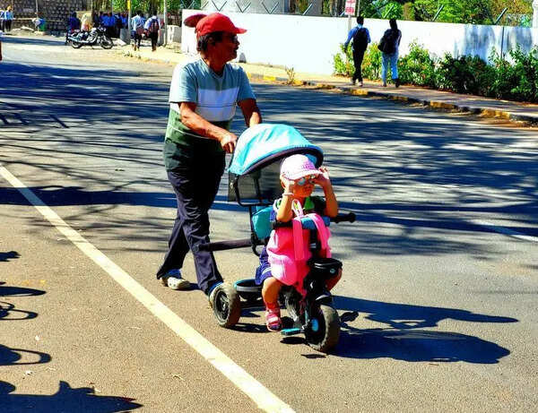 Vidarbha sizzles near national extreme, Pune registers slight dip in maximum temperatures